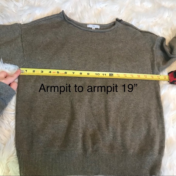 GAP Gray Crew-neck Sweater - Picture 2 of 3